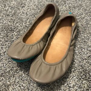 Tieks flats size 7